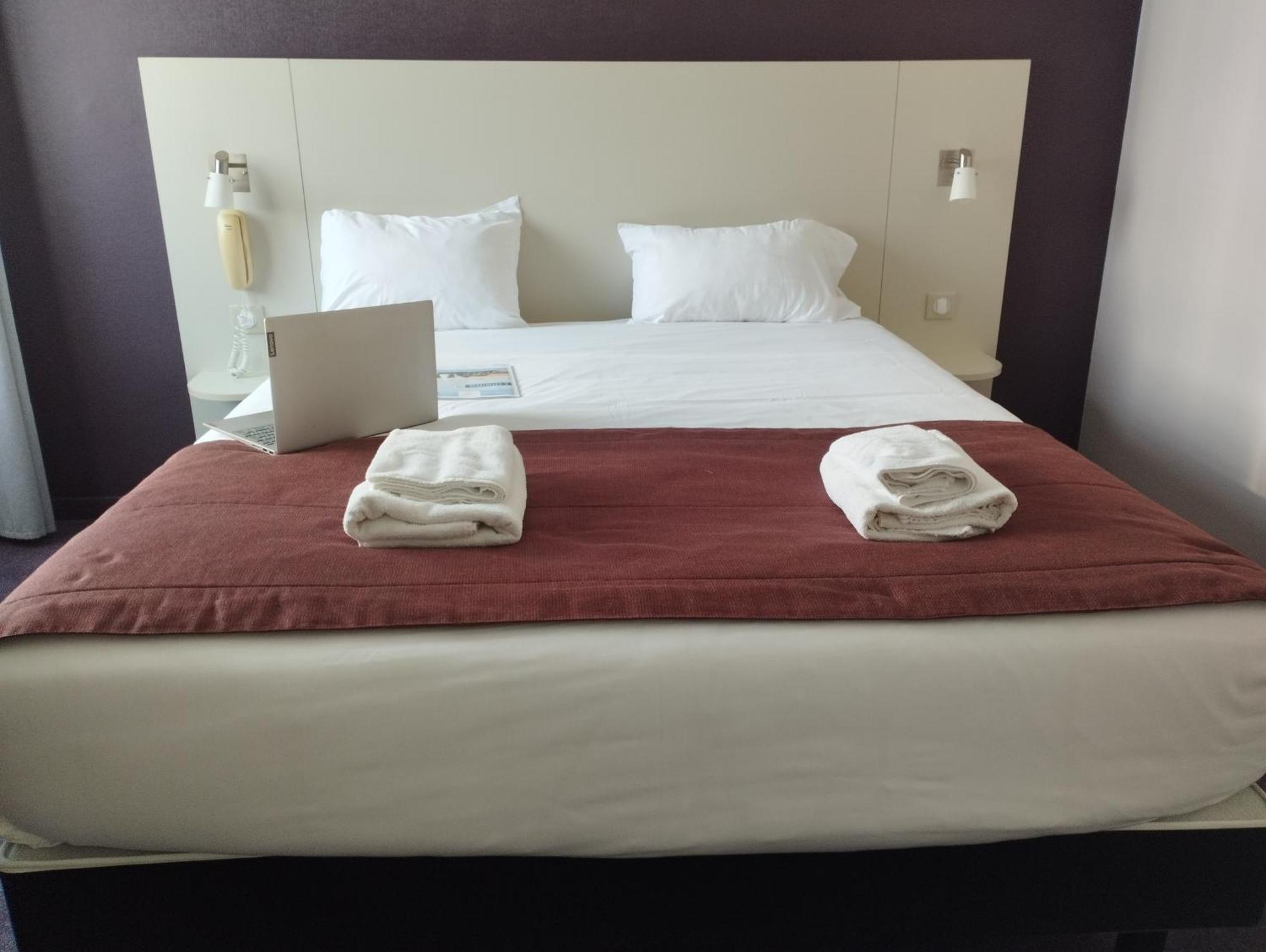 Brit Hotel L'Arrivee Guingamp Εξωτερικό φωτογραφία