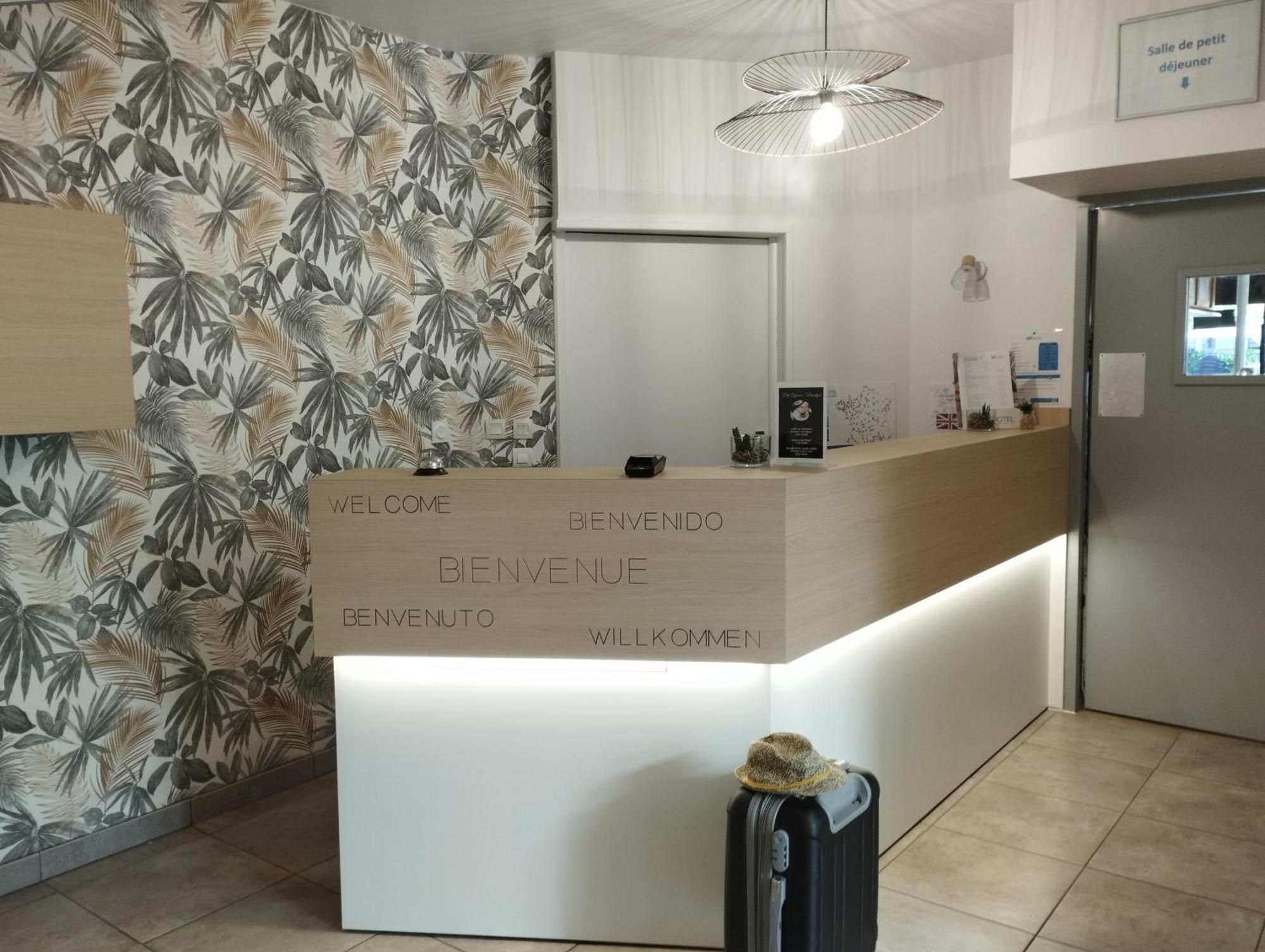 Brit Hotel L'Arrivee Guingamp Εξωτερικό φωτογραφία