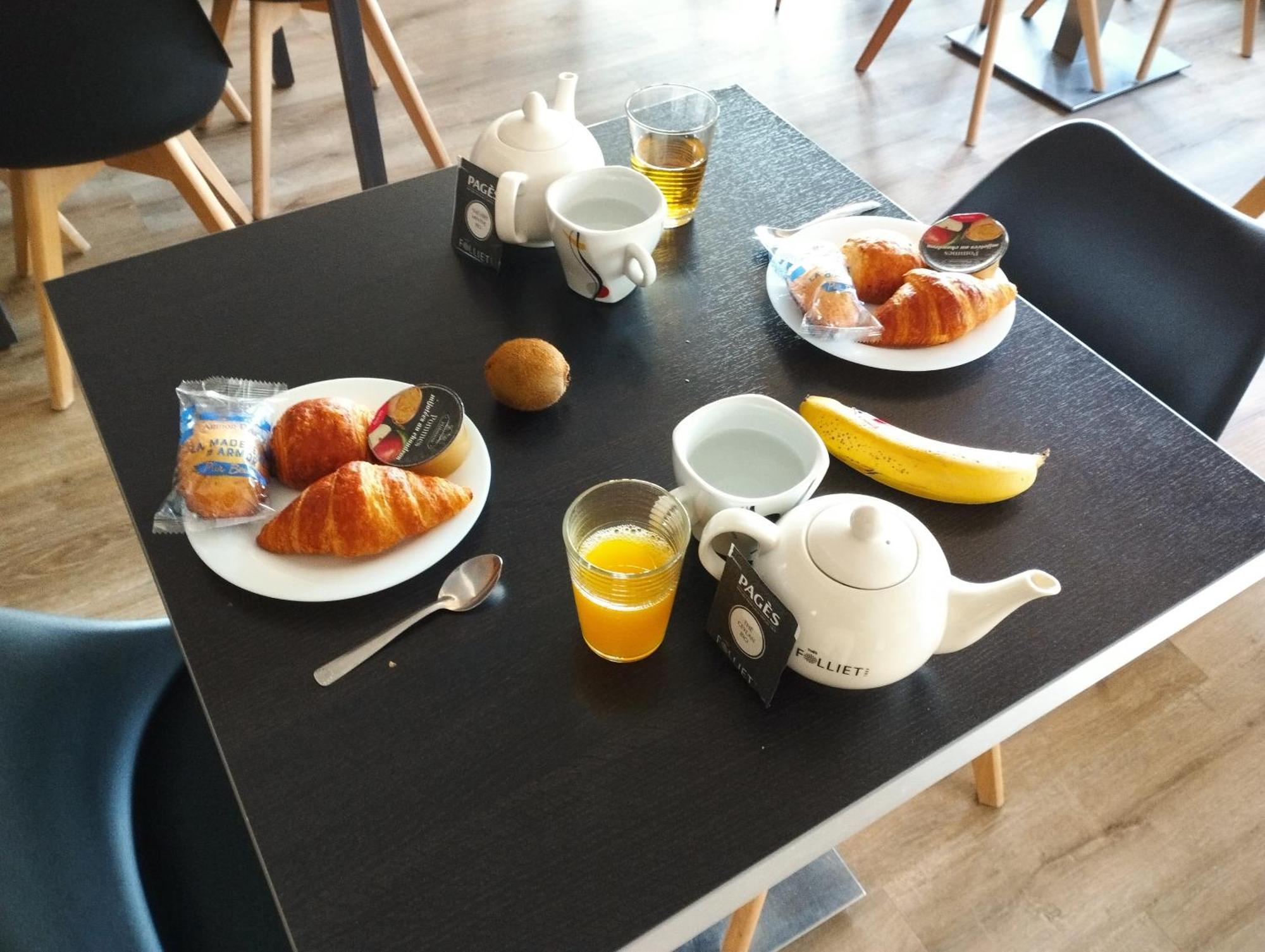 Brit Hotel L'Arrivee Guingamp Εξωτερικό φωτογραφία