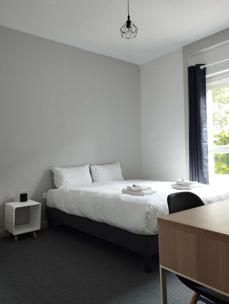 Brit Hotel L'Arrivee Guingamp Δωμάτιο φωτογραφία