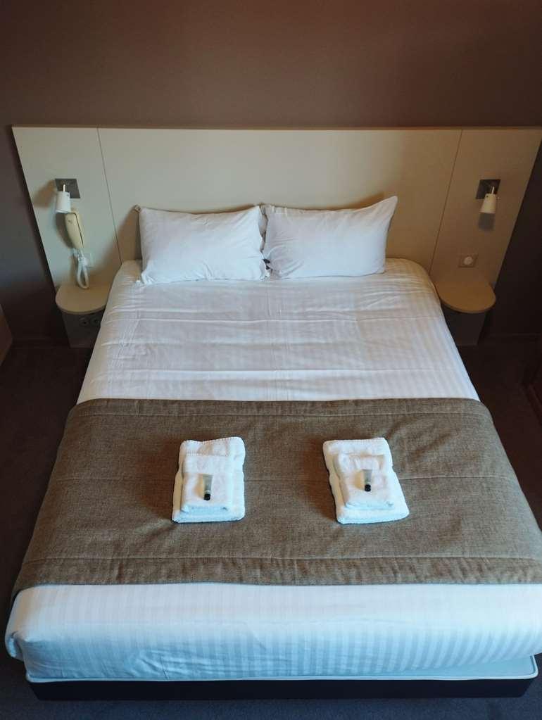 Brit Hotel L'Arrivee Guingamp Δωμάτιο φωτογραφία