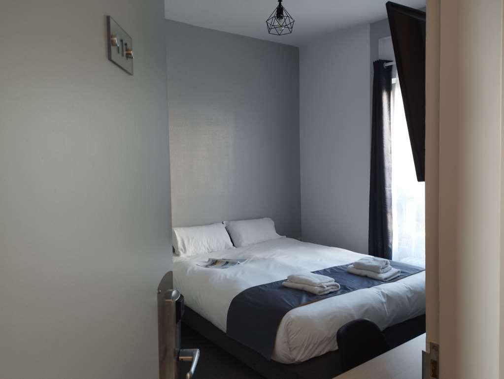 Brit Hotel L'Arrivee Guingamp Δωμάτιο φωτογραφία