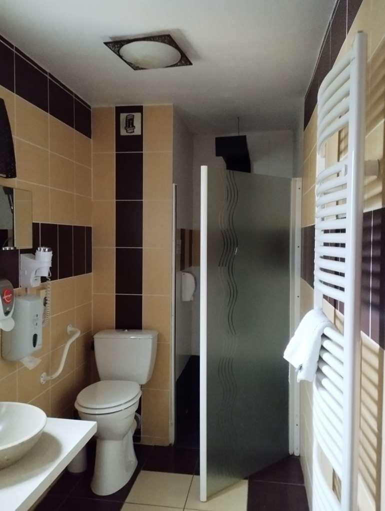 Brit Hotel L'Arrivee Guingamp Δωμάτιο φωτογραφία