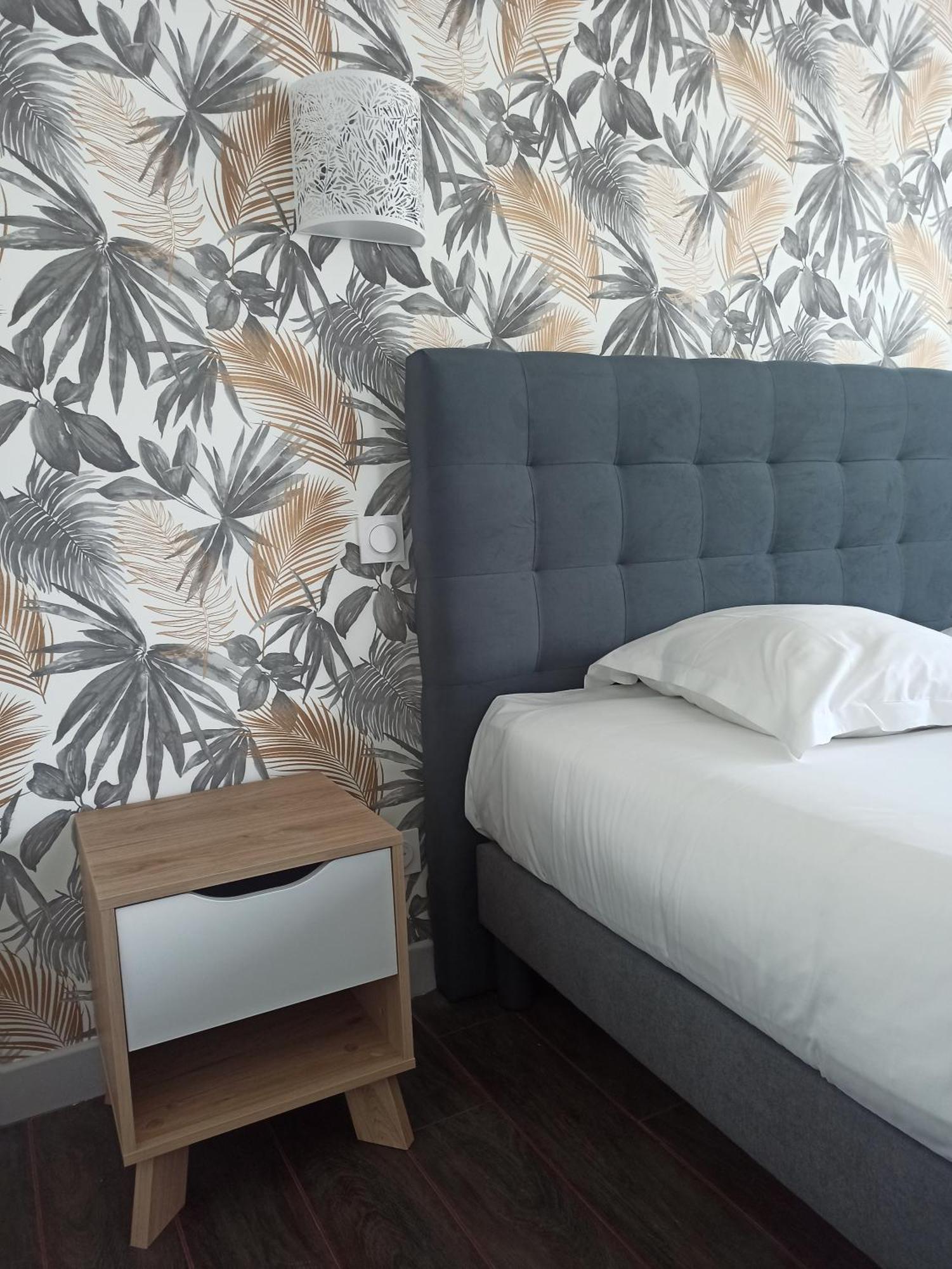 Brit Hotel L'Arrivee Guingamp Εξωτερικό φωτογραφία